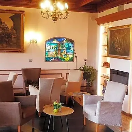 Hotel Munsch Restaurant & Wellness, Colmar Nord - Haut-Koenigsbourg 3* サン・ティポリット