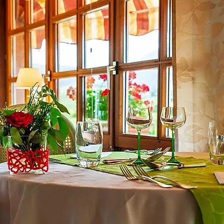 ホテル Hotel Munsch Restaurant & Wellness, Colmar Nord - Haut-Koenigsbourg サン・ティポリット