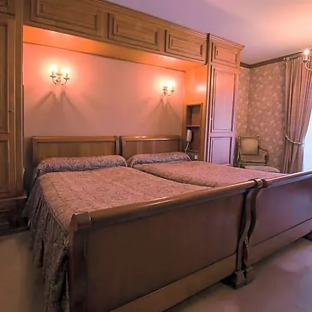 Hotel Munsch Restaurant & Wellness, Colmar Nord - Haut-Koenigsbourg 3* サン・ティポリット
